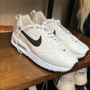 Nike tennis shoes